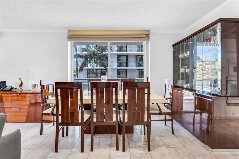8855 Collins Avenue, Unit 2D, Surfside, FL 33154 Photo