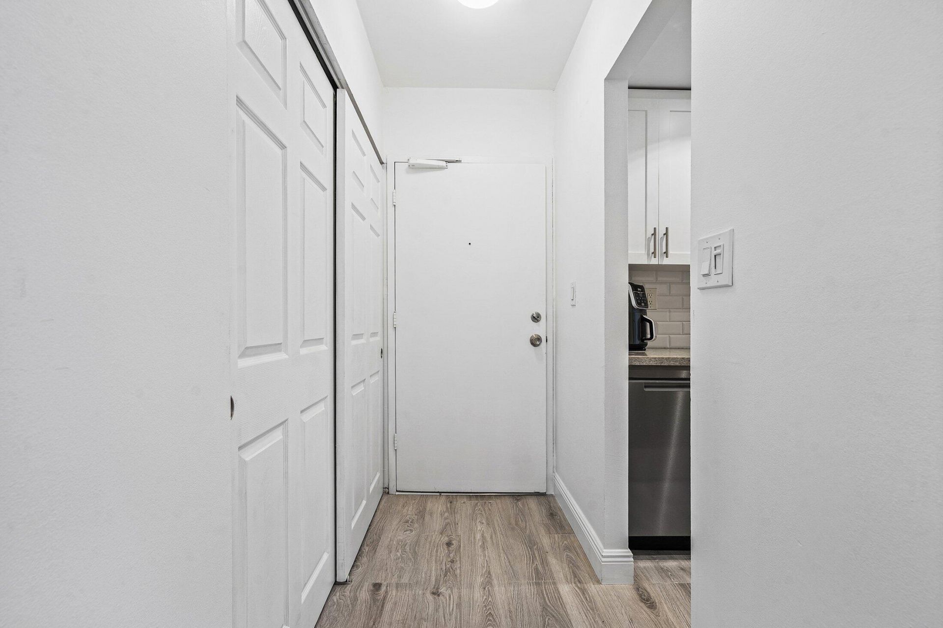 550 Bayshore Drive, Unit 506, Fort Lauderdale, FL 33304 Photo