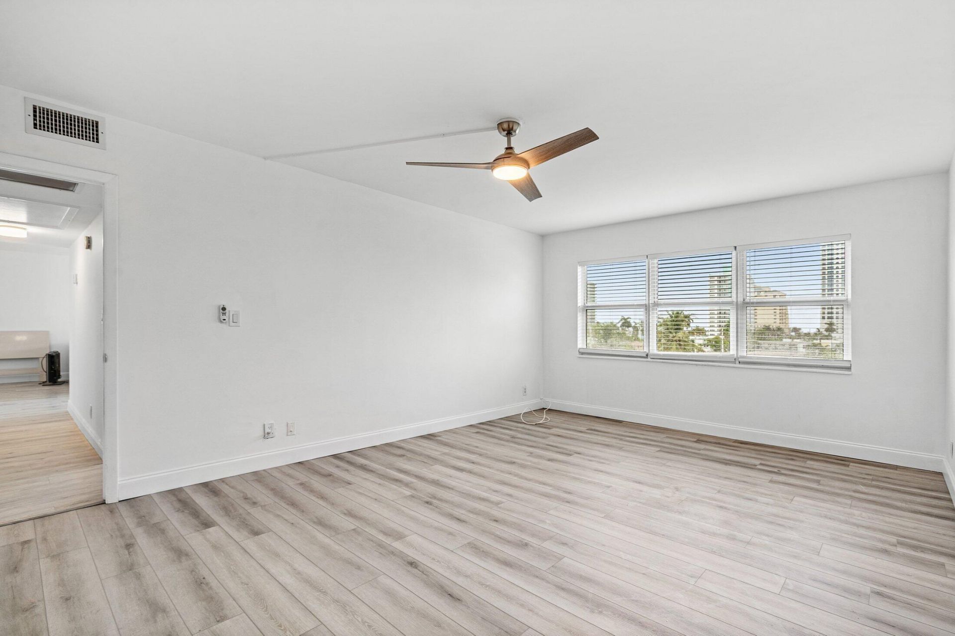 550 Bayshore Drive, Unit 506, Fort Lauderdale, FL 33304 Photo