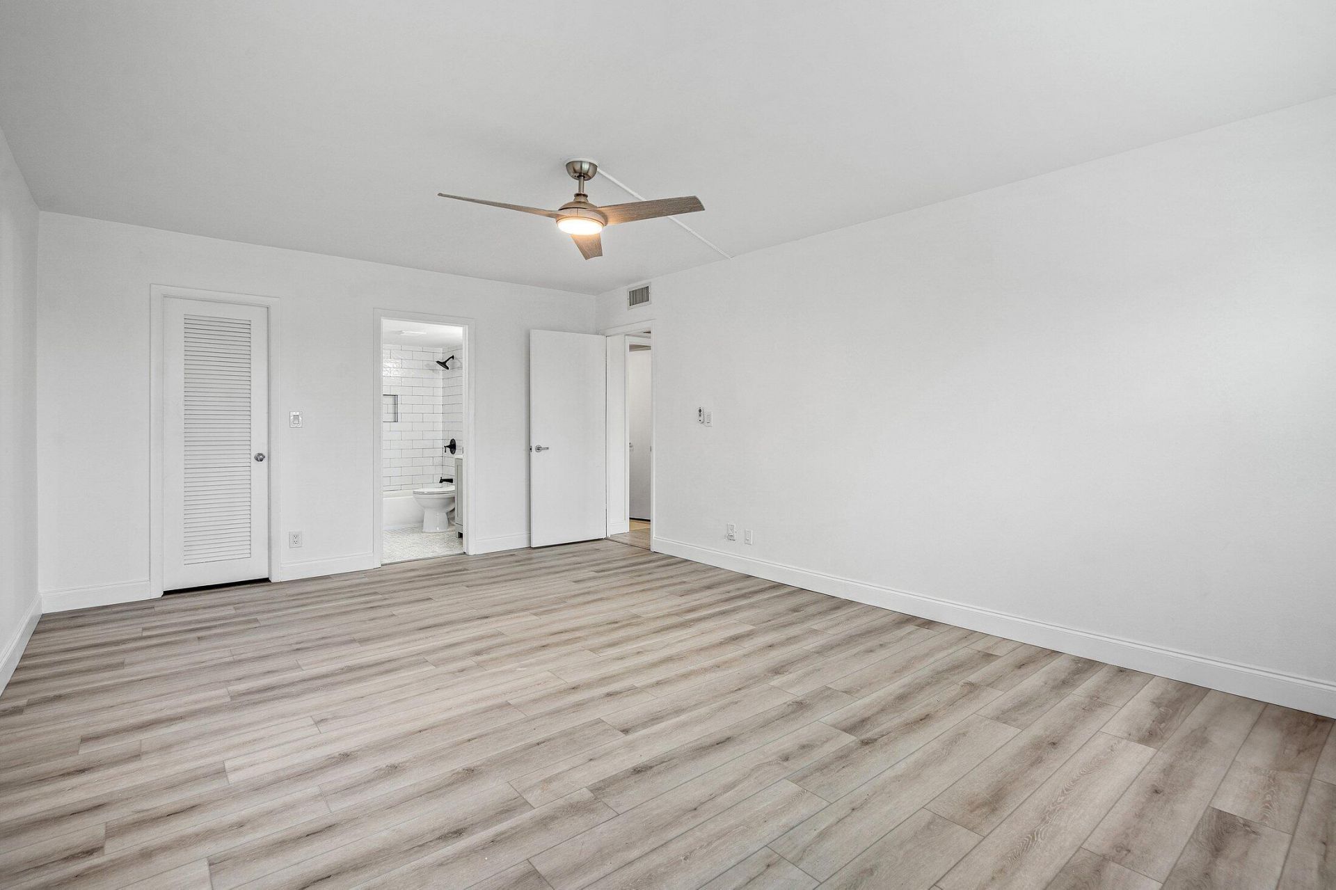 550 Bayshore Drive, Unit 506, Fort Lauderdale, FL 33304 Photo