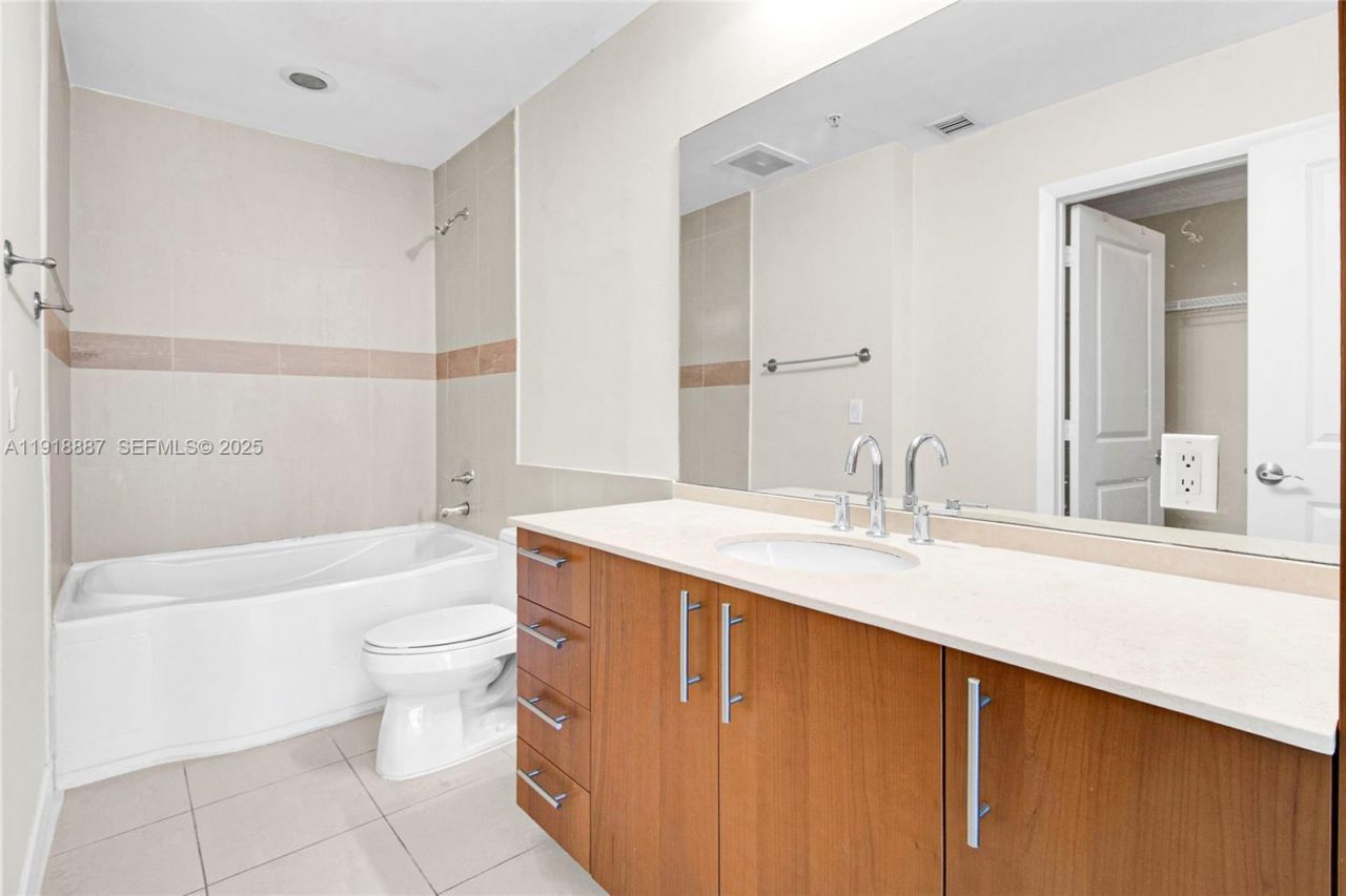 1945 S Ocean Dr, Unit 1410, Hallandale Beach, FL 33009 Photo