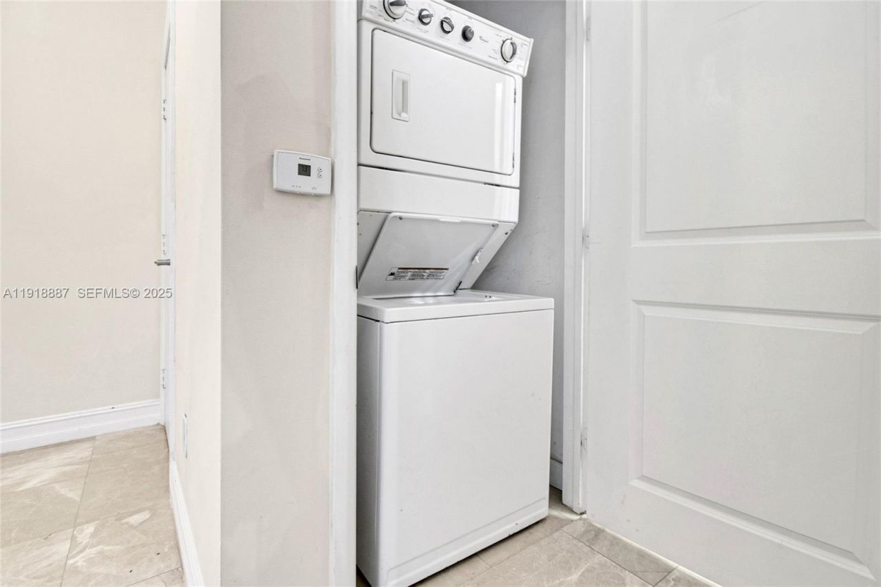 1945 S Ocean Dr, Unit 1410, Hallandale Beach, FL 33009 Photo