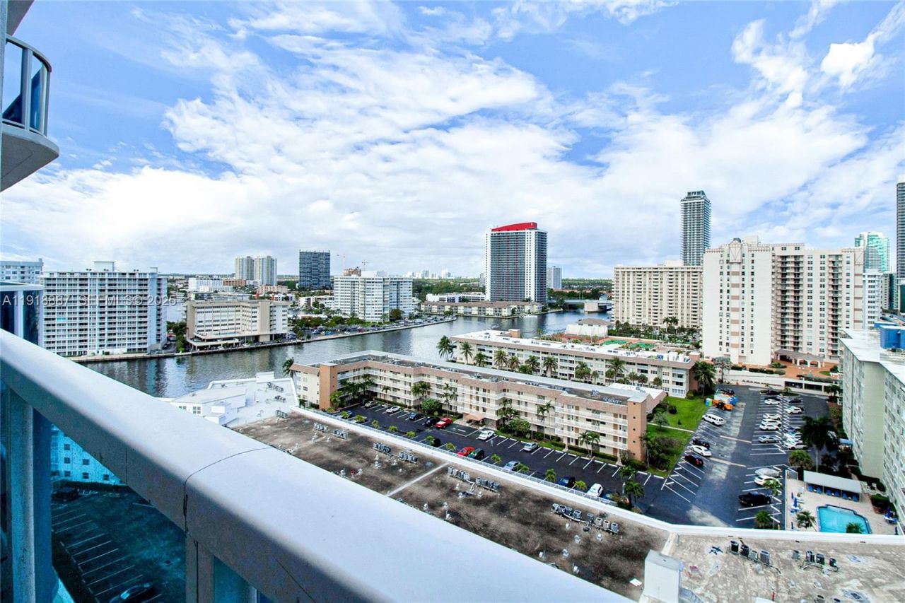 1945 S Ocean Dr, Unit 1410, Hallandale Beach, FL 33009 Photo