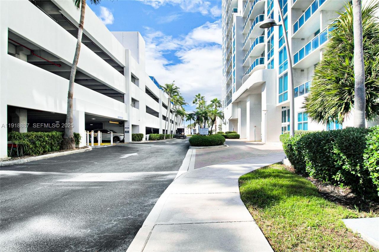 1945 S Ocean Dr, Unit 1410, Hallandale Beach, FL 33009 Photo