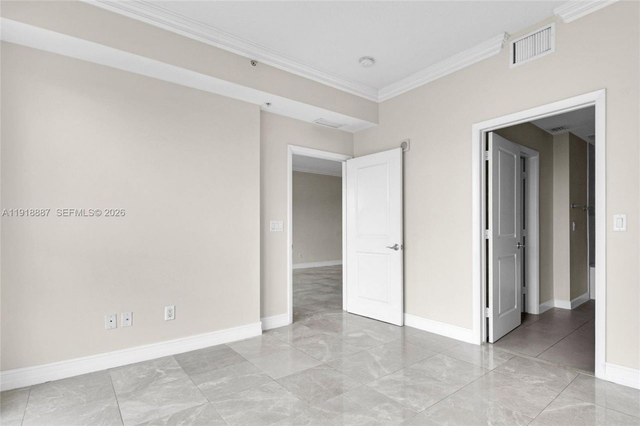 1945 S Ocean Dr, Unit 1410, Hallandale Beach, FL 33009 Photo
