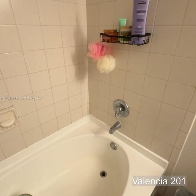 6001 SW 70th St, Unit 201, South Miami, FL 33143 Photo