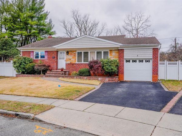 8 Lucille Drive, Syosset, NY 11791