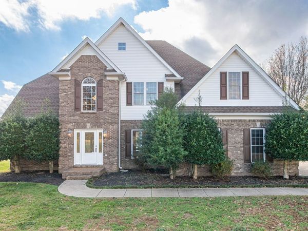 3693 Trousdale Ln, Columbia, TN 38401