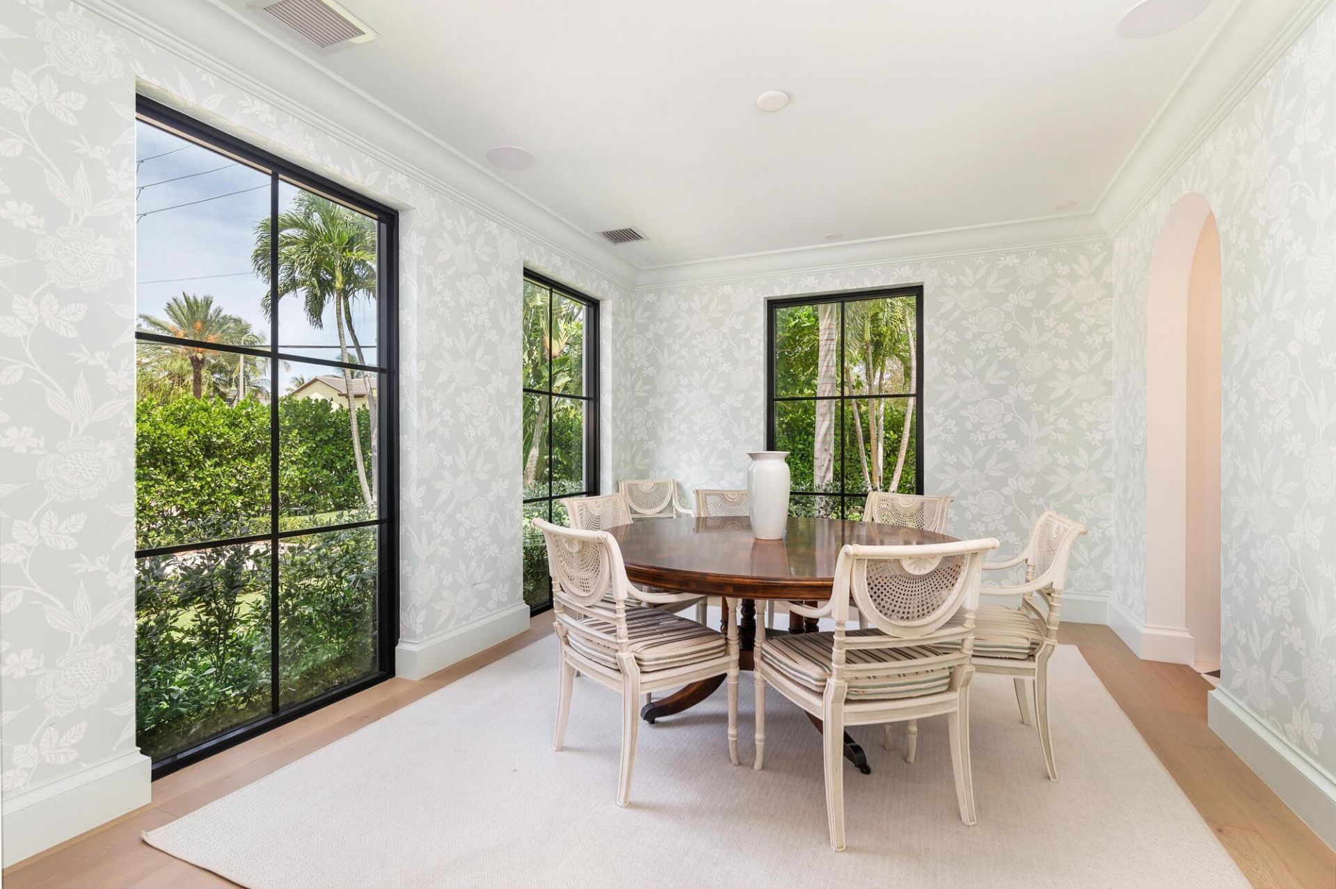 302 E Lakewood Road, West Palm Beach, FL 33405 Photo