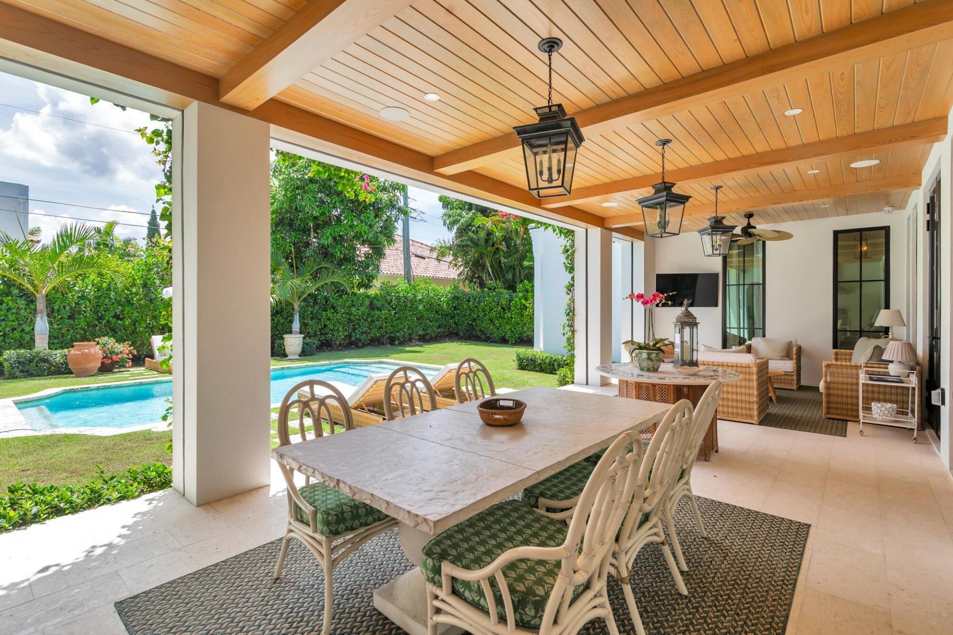 302 E Lakewood Road, West Palm Beach, FL 33405 Photo