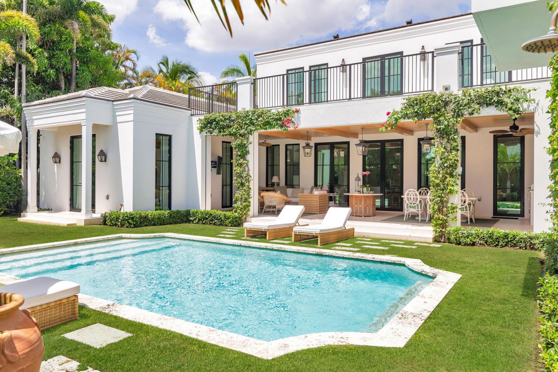 302 E Lakewood Road, West Palm Beach, FL 33405 Photo