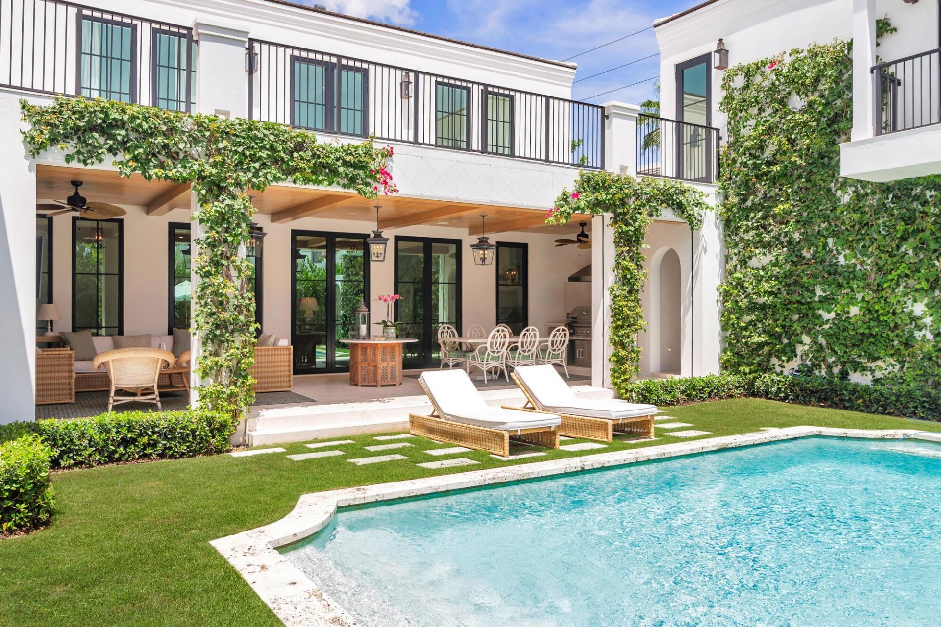 302 E Lakewood Road, West Palm Beach, FL 33405 Photo