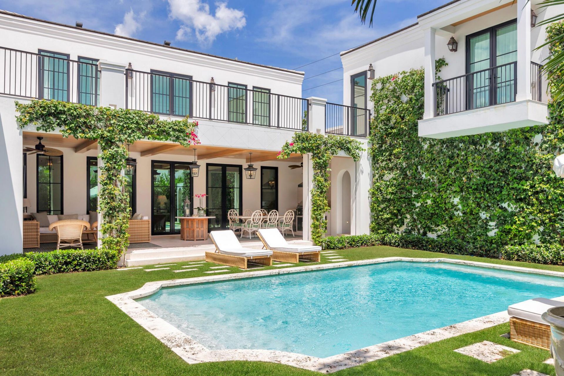 302 E Lakewood Road, West Palm Beach, FL 33405 Photo