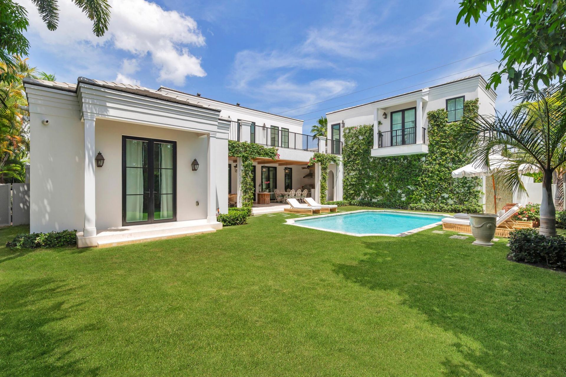 302 E Lakewood Road, West Palm Beach, FL 33405 Photo