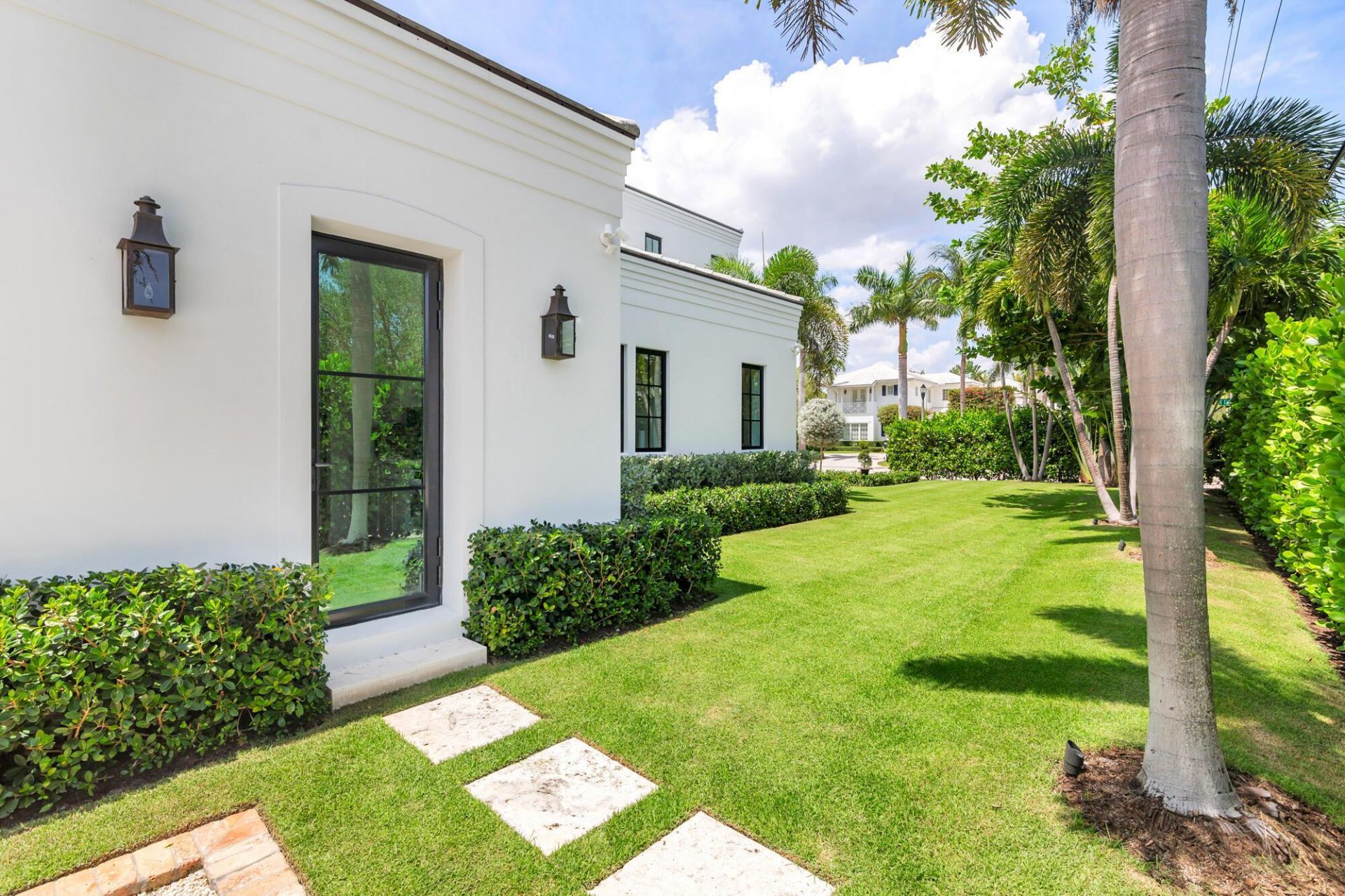 302 E Lakewood Road, West Palm Beach, FL 33405 Photo