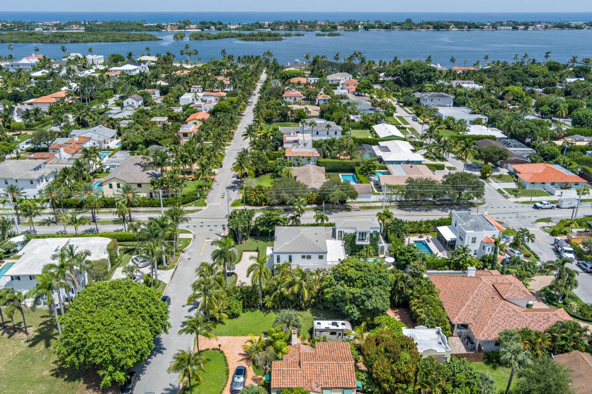 302 E Lakewood Road, West Palm Beach, FL 33405 Photo