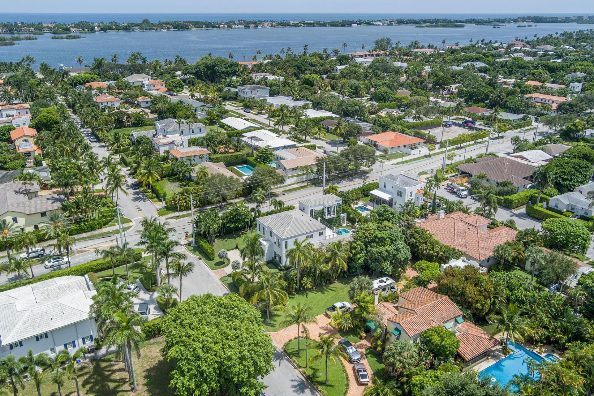 302 E Lakewood Road, West Palm Beach, FL 33405 Photo