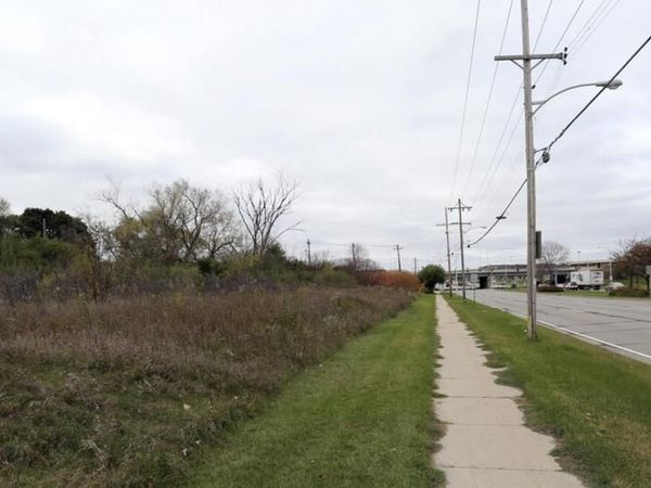 8747 N 76TH PLACE, Milwaukee, WI 53223