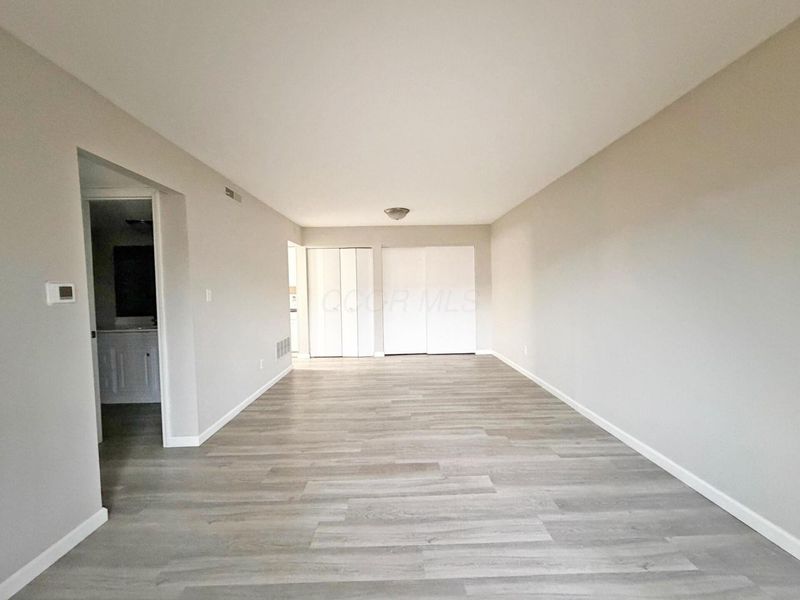 4710 Charecote Lane, Unit D, Columbus, OH 43220 Photo 5