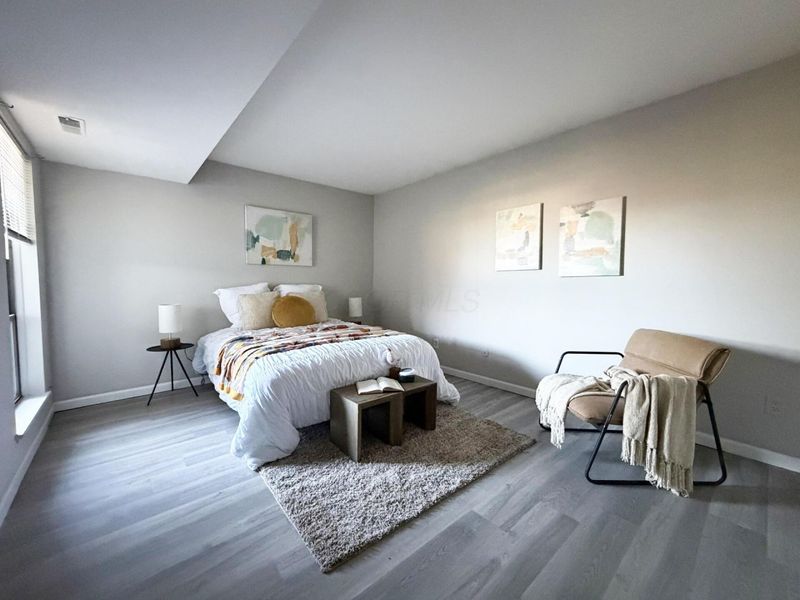 4710 Charecote Lane, Unit D, Columbus, OH 43220 Photo 8