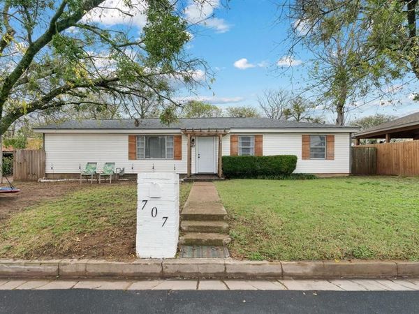 707 N Walnut Street, Weatherford, TX 76086