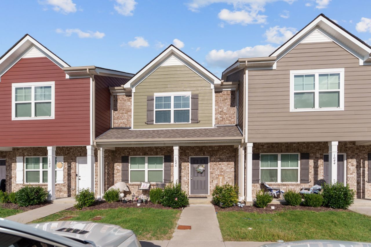 1046 Bradburn Village Dr Antioch, TN 37013