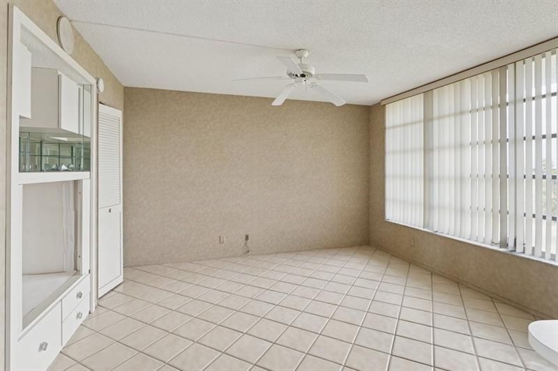 3960 Oaks Clubhouse Drive, Unit 502, Pompano Beach, FL 33069 Photo
