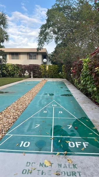 3960 Oaks Clubhouse Drive, Unit 502, Pompano Beach, FL 33069 Photo