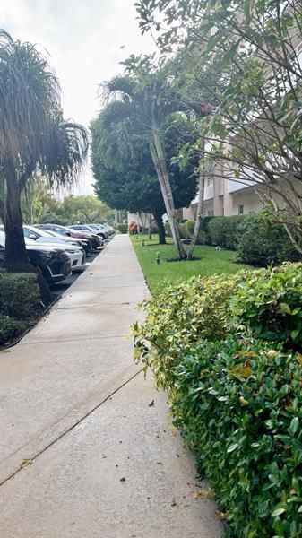 3960 Oaks Clubhouse Drive, Unit 502, Pompano Beach, FL 33069 Photo