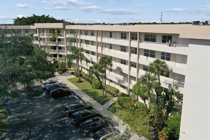 3960 Oaks Clubhouse Drive, Unit 502, Pompano Beach, FL 33069 Photo