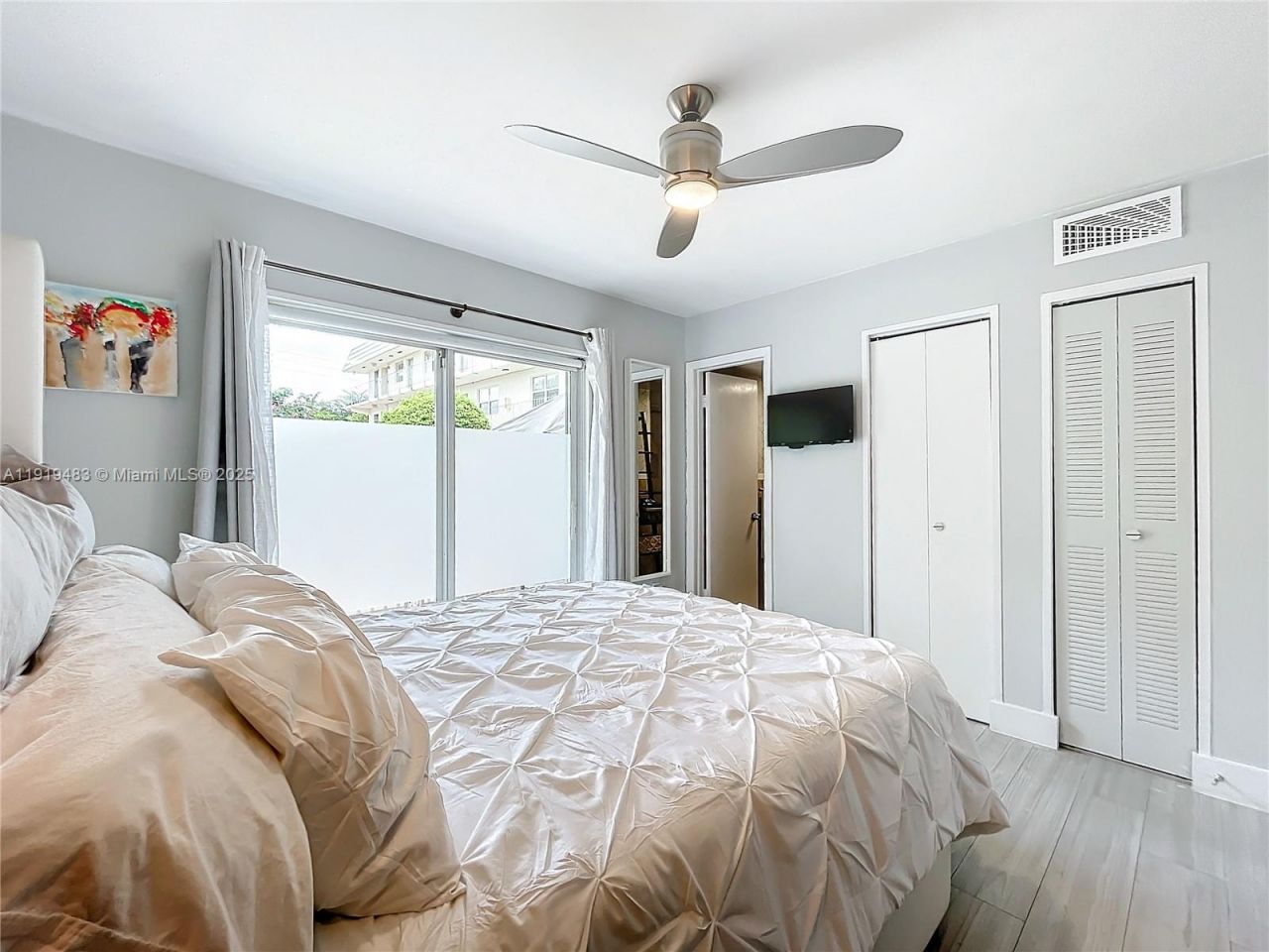 651 NE 60th St, Unit 12, Miami, FL 33137 Photo