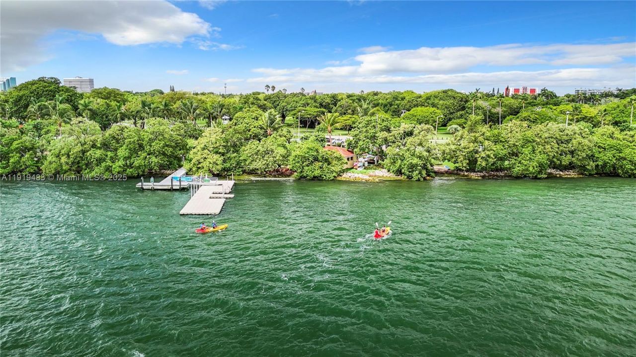 651 NE 60th St, Unit 12, Miami, FL 33137 Photo