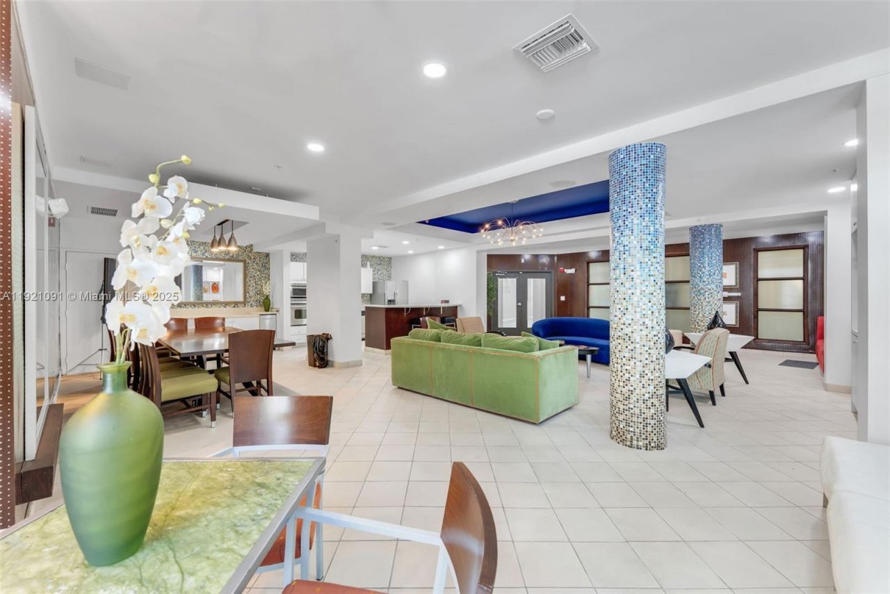 6001 SW 70th St, Unit 643, South Miami, FL 33143 Photo