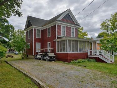 42904 United States Ave, Thousand Island Park, NY 13692