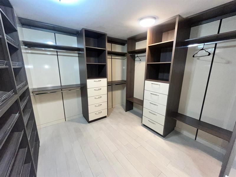 19707 Turnberry Way, Unit 8L, Miami, FL 33180 Photo