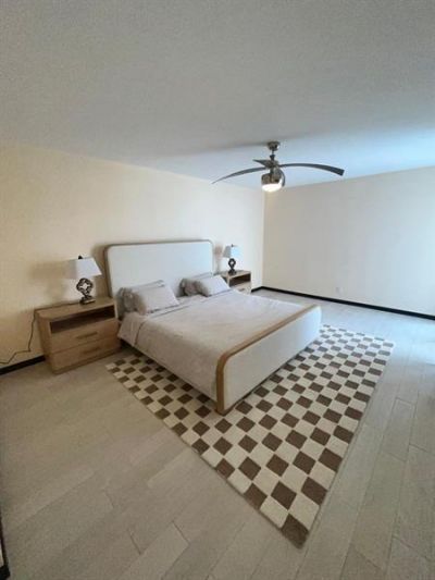 19707 Turnberry Way, Unit 8L, Miami, FL 33180 Photo