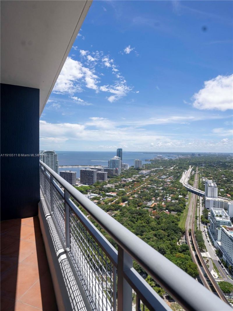 60 SW 13th St, Unit 4805, Miami, FL 33130 Photo