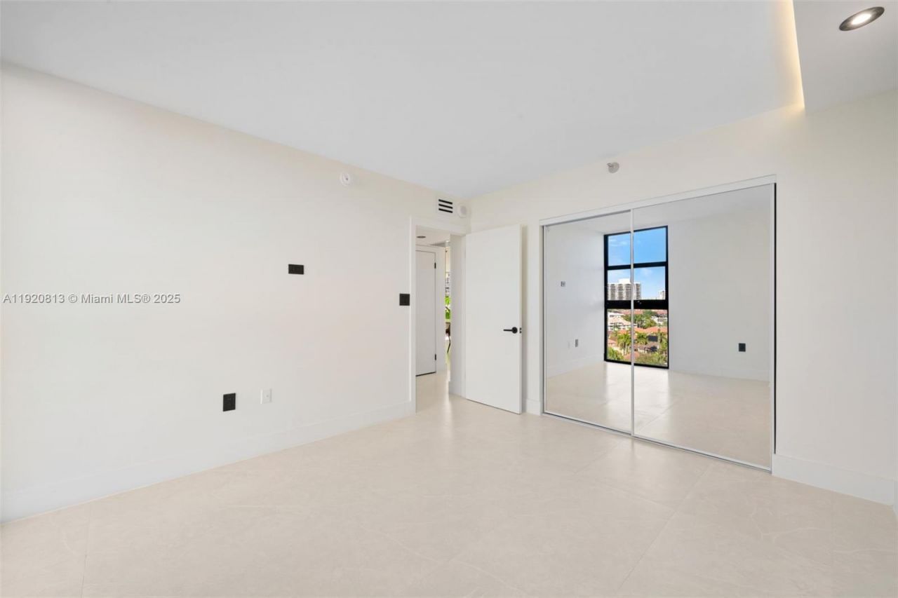 20505 E Country Club Dr, Unit 1133, Aventura, FL 33180 Photo