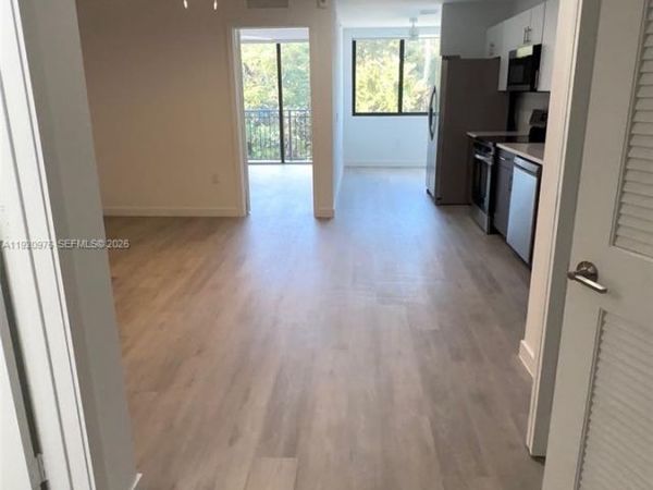 20 NE 19th Ave, Unit 302, Pompano Beach, FL 33060