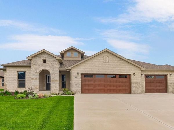 16386 W 166th Court, Olathe, KS 66062