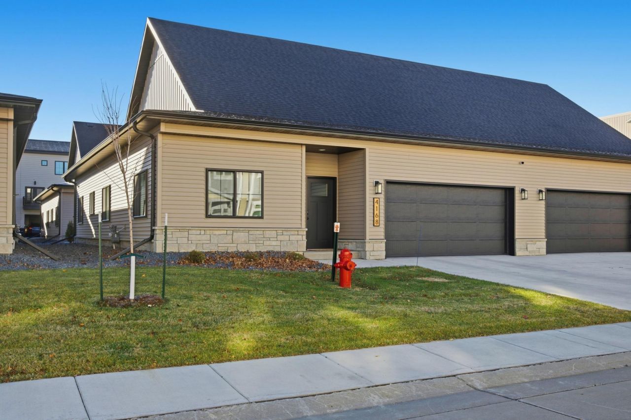 4168 Arthur Drive S, Fargo, ND 58104 Main Photo