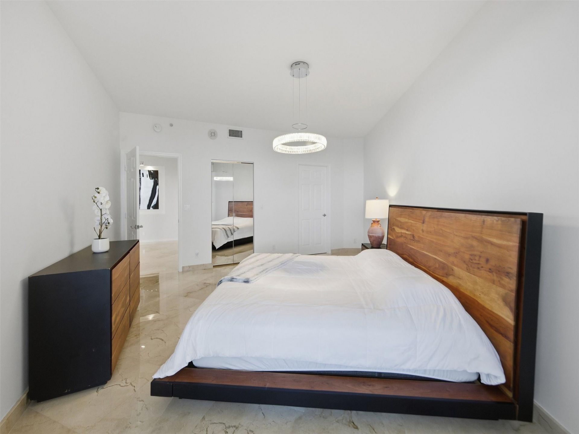 3200 N Ocean Boulevard, Unit 2505, Fort Lauderdale, FL 33308 Photo