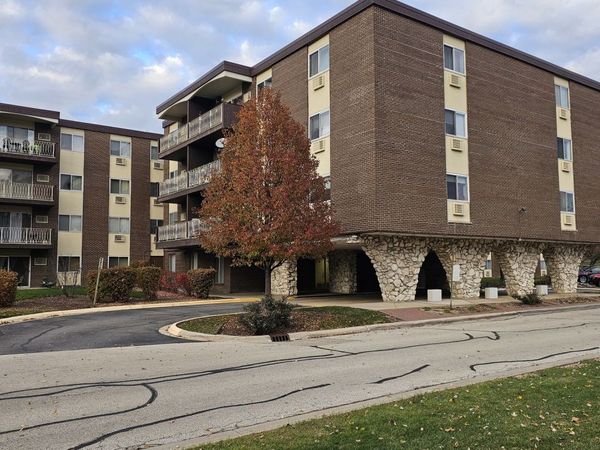 1321 S Finley Road, Unit 105, Lombard, IL 60148