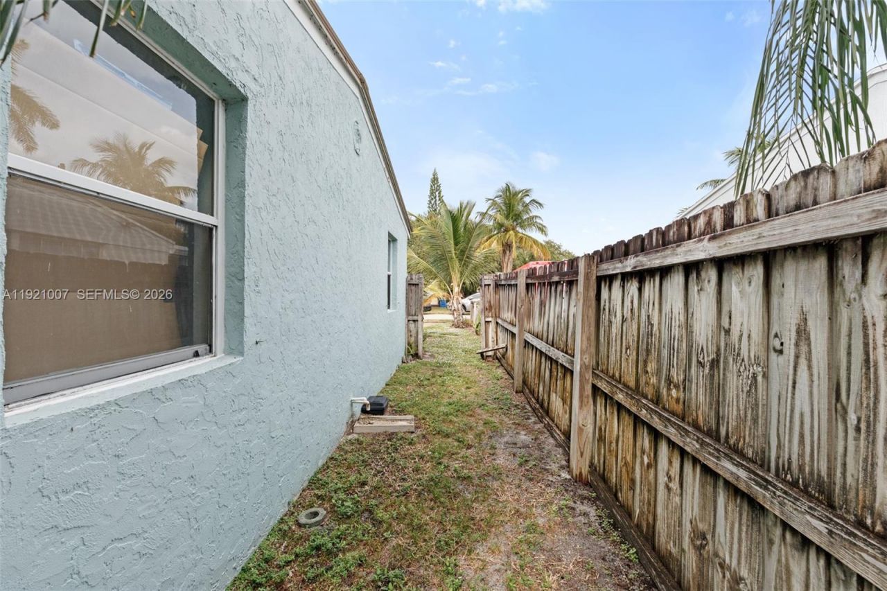 112 Milton St, Unit 114, Lantana, FL 33462 Photo