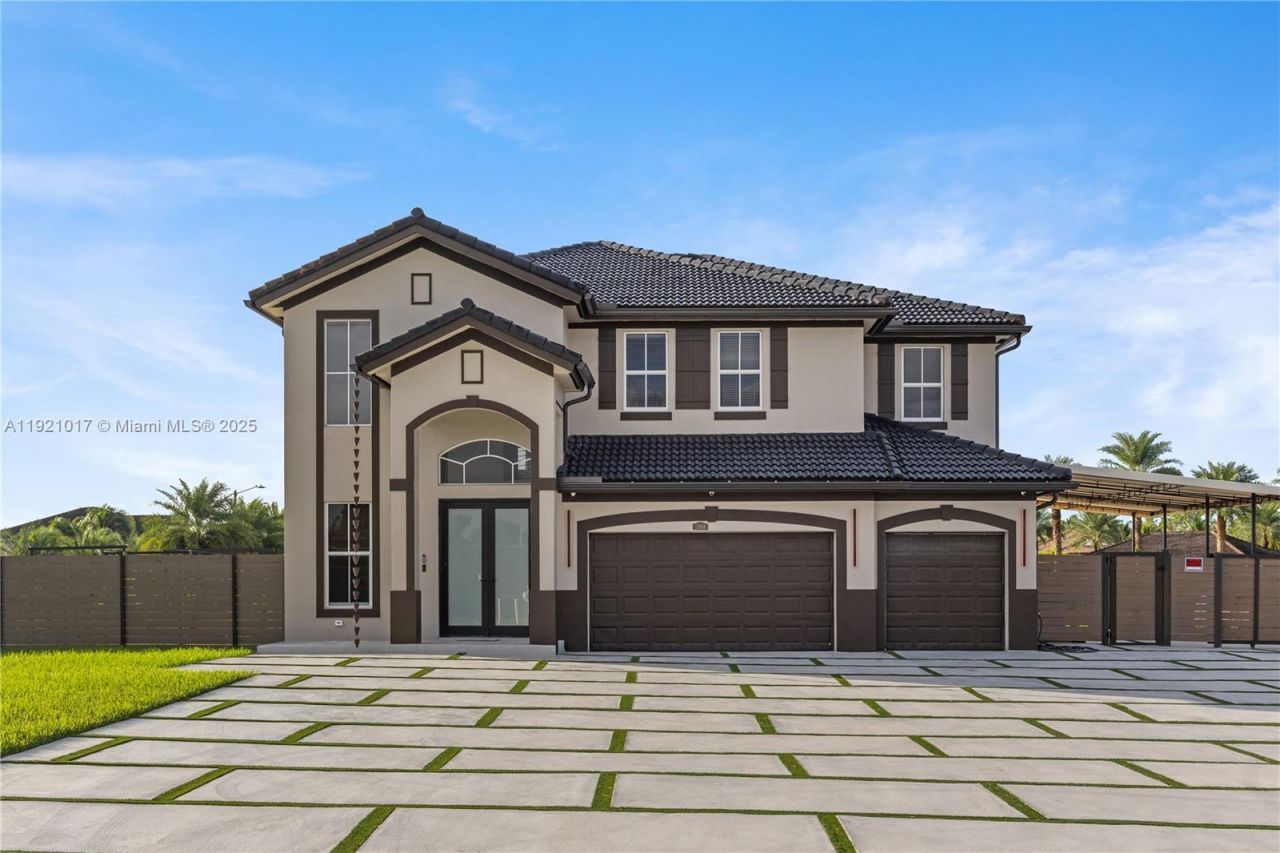 12904 SW 222nd St, Miami, FL 33170 Main Photo