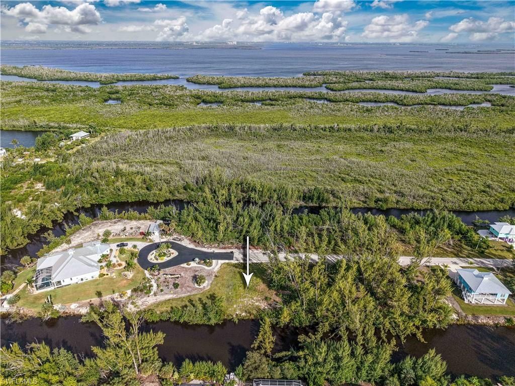 3901 Crestwell Ct, Saint James City, FL 33956 Photo