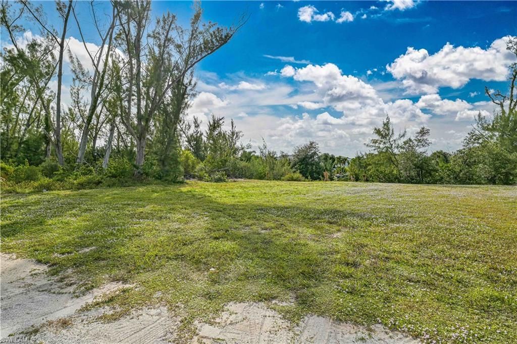 3901 Crestwell Ct, Saint James City, FL 33956 Photo