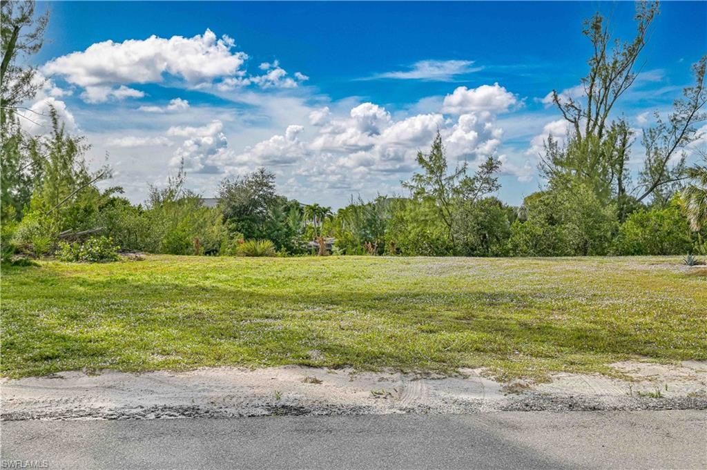 3901 Crestwell Ct, Saint James City, FL 33956 Photo