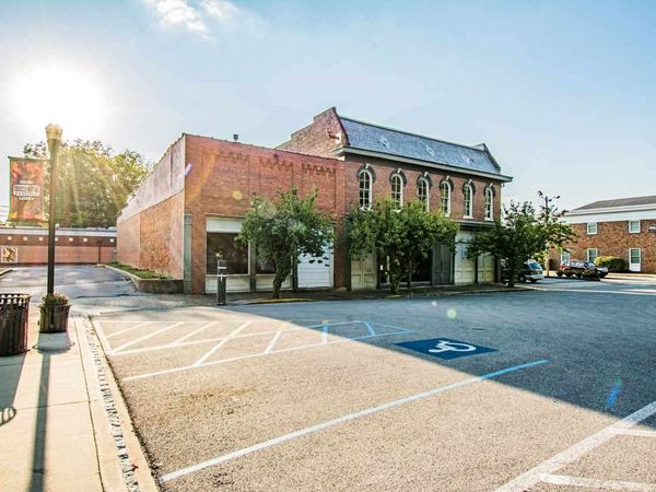 120 SW Park Square, Russellville, KY 42276