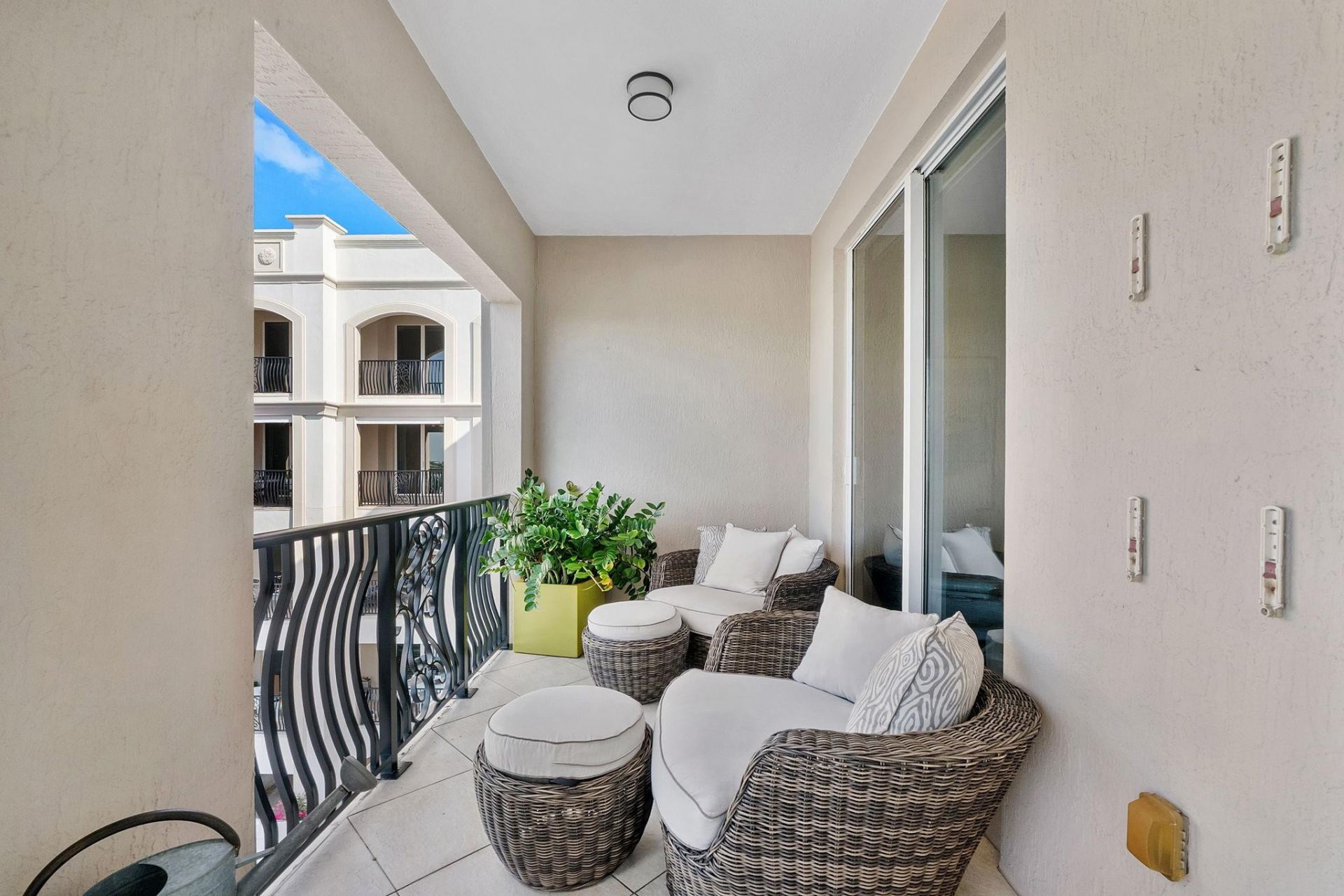 1 N Ocean Boulevard, Unit 402, Boca Raton, FL 33432 Photo